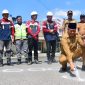 Bupati Rejang Lebong Syamsul Effendi setelah laksanakan penandaan titik nol pembangunan enam titik jalan di wilayah Kecamatan Curup Timur 
