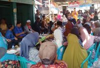 Pendukung Azhari-Bambang saat mengikuti Kampanye di Kecamatan Topos