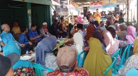 Pendukung Azhari-Bambang saat mengikuti Kampanye di Kecamatan Topos