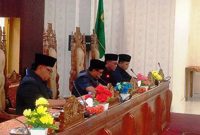 Tampak Zh menghadiri Rapat Paripurna dan menggantikan peran Plt Bupati Lebong