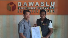 Devi Gunawan melaporkan ASN yang ikut politik ke Bawaslu Lebong