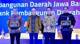 Apresiasi KUB yang diterima oleh Bank Bengkulu ini diserahkan langsung oleh Kepala Eksekutif Pengawas Perbankan Otoritas Jasa Keuangan (OJK), Dian Ediana Rae. Serta diterima langsung oleh Direktur Utama Bank Bengkulu, Beni Harjono. Di Grand Hyatt Jakarta