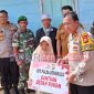 KapolresLebong menyerahkan bantuan bedah rumah kepada Warakawuri