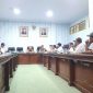 Pertemuan Peserta Aksi yang disambut dua staff DPRD Lebong