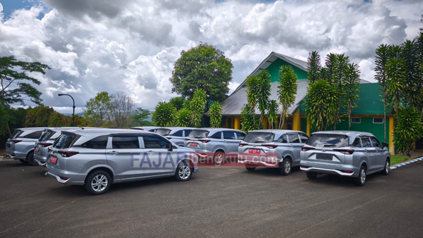 13 Avanza ditarik dari tangan Kepala Desa