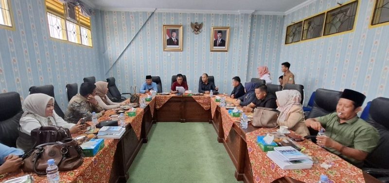 Dewan Perwakilan Rakyat daerah (DPRD) Kabupaten Lebong terkait pemberhentian Bupati dan Wakil Bupati Kabupaten Lebong periode 2020-2024