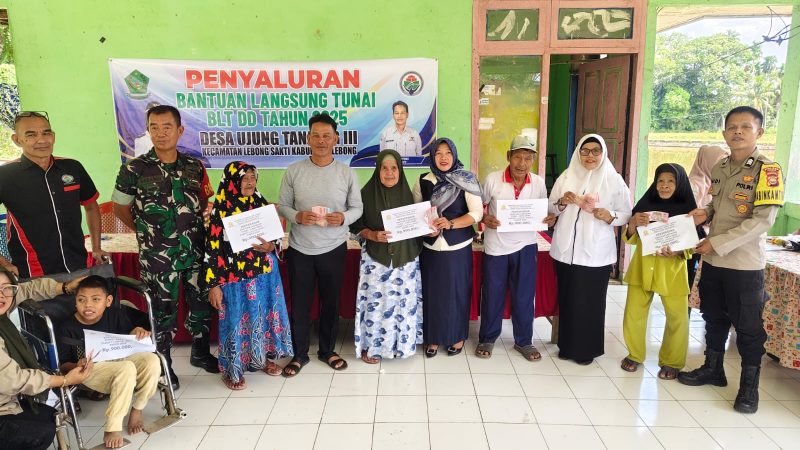 Pemdes Ujung Tanjung III Bagikan BLT DD
