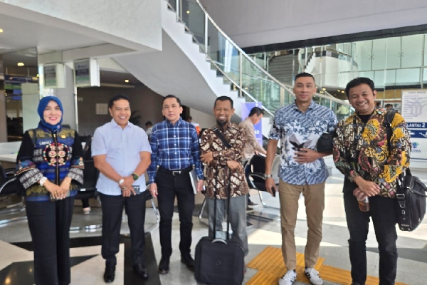 Bupati Lebong H Azhari SH MH bersama manajemen PT Pertamina Geotermal Energy (PGE) dan PT. Perusahan Listrik Negara (PLN)