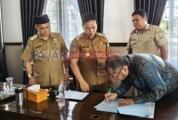 Manager Area Lebong PT PLN (Persero) Bengkulu Menandatangi PKS dengan Pemkab Lebong 