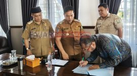 Manager Area Lebong PT PLN (Persero) Bengkulu Menandatangi PKS dengan Pemkab Lebong 