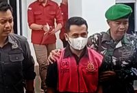 Tersangka mantan Pejabat Bawaslu Bengkulu Tengah (foto mitratoday)