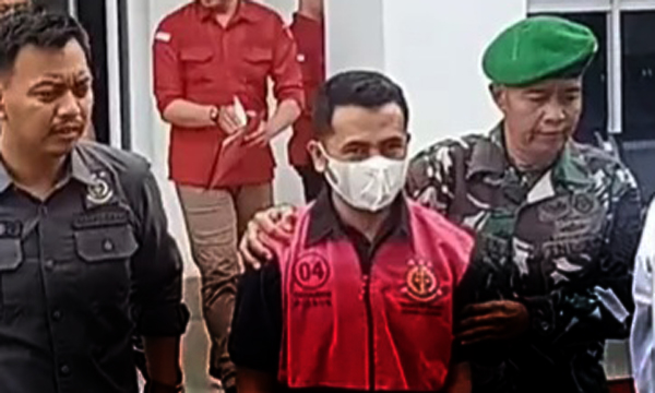 Tersangka mantan Pejabat Bawaslu Bengkulu Tengah (foto mitratoday)