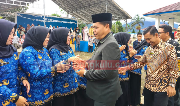 Bupati Lebong ucapkan selamat kepada PPPK yang dilantik