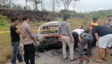 Polisi sedang melakukan identifikasi di TKP