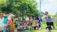Sosok Brigpol. Fitri Niba Andela SH (kanan), Satu-Satunya Bhabinkamtibmas Perempuan