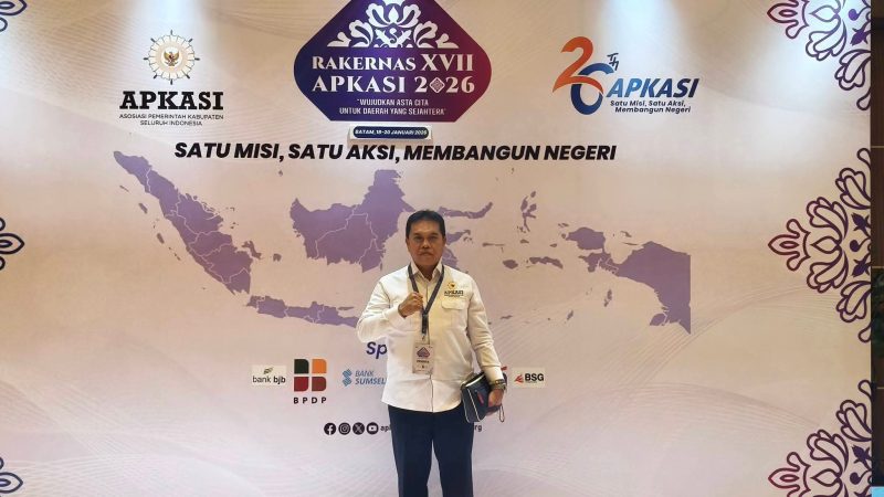 Bupati Lebong H Azhari 