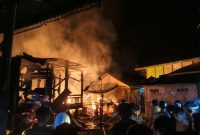 2 Rumah ludes terbakar di Desa Gunung Alam