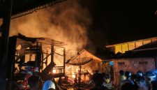 2 Rumah ludes terbakar di Desa Gunung Alam