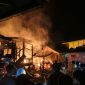 2 Rumah ludes terbakar di Desa Gunung Alam
