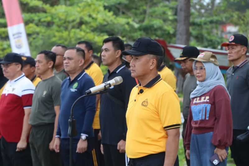 olda Bengkulu menggelar kegiatan Gerakan Membersihkan Pantai Ramai-Ramai (GEMPAR)