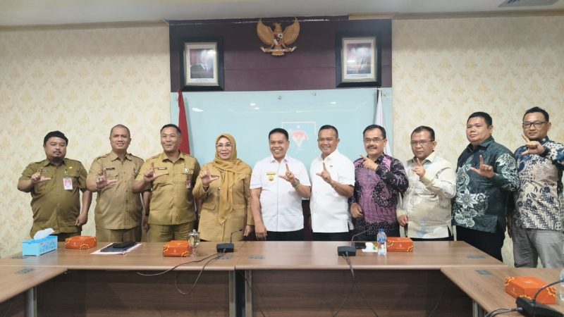 Bupati Lebong dan rombongan audiensi dengan Direktur Jenderal Bina Pemerintahan Desa, Kemendagri RI