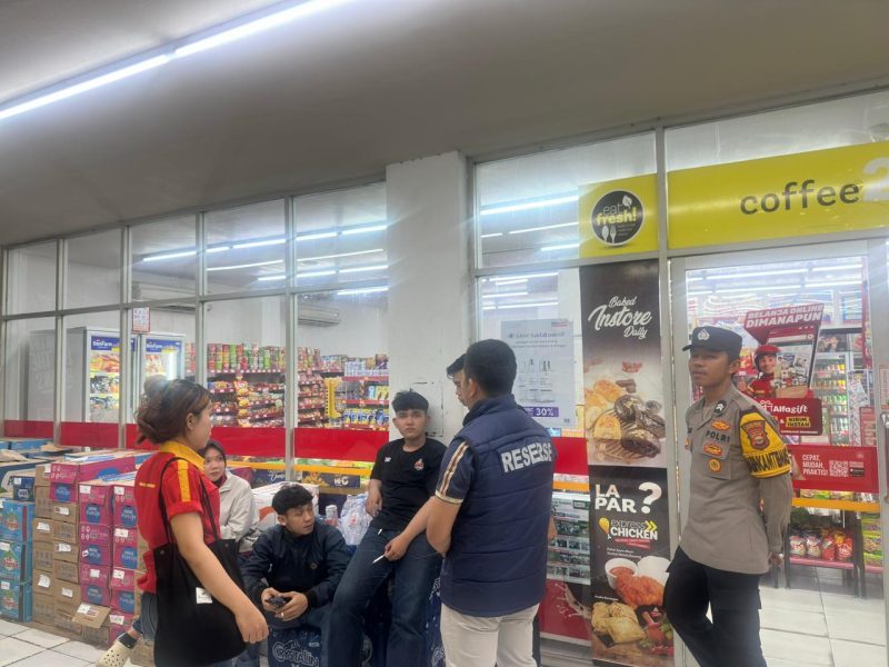 apolsek Kota Manna Polres Bengkulu Selatan Iptu.Revi Hari Sona SH turun langsung memimpin patroli