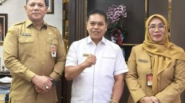Bupati Lebong saat menjemput Rekomendasi Kementrian untuk Pilkades