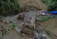 Jembatan Enang-Enang merupakan akses vital bagi masyarakat, (foto ANTARA)