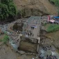 Jembatan Enang-Enang merupakan akses vital bagi masyarakat, (foto ANTARA)