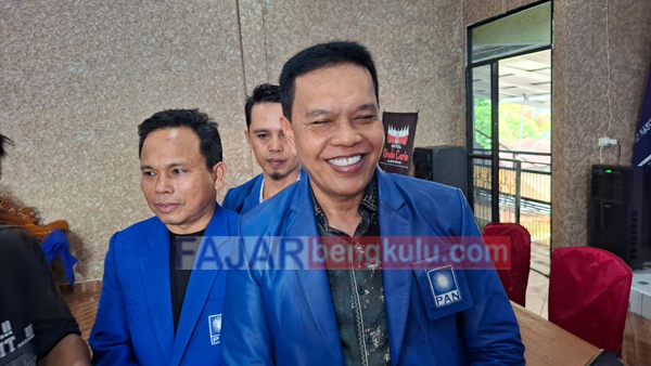 Ketua DPD PAN Lebong H Azhari didampingi Sekretaris Suan