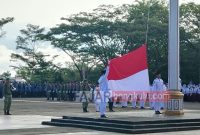 Momen penarikan bendera merah putih