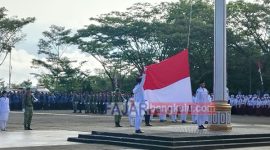 Momen penarikan bendera merah putih