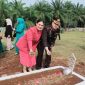 Polres Bengkulu Selatan melaksanakan kegiatan ziarah dan tabur bunga di Taman Makam Pahlawan Semaku