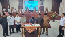 Penandatanganan Perda APBD Perubahan