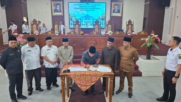 Penandatanganan Perda APBD Perubahan