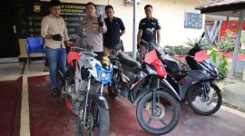 Kapolres Bengkulu Selatan AKBP Aron Sebastian, S.I.K., M.Si., didampingi Kasat Reskrim AKP Reno Wijaya, S.E., M.H., Kanit Pidum Ipda Muhammad Novri Dzaky, STR.I.K., M.H., serta Kasubsi PIDM Sihumas Ipda Meiki Salmen Tampubolon, S.Sos.