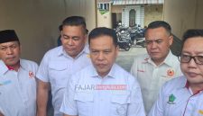 Bupati Lebong Azhari didampingi Pengurus KONI Provinsi Bengkulu