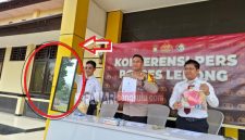 Konferensi Pers saat menunjukkan alat bukti