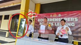Konferensi Pers saat menunjukkan alat bukti